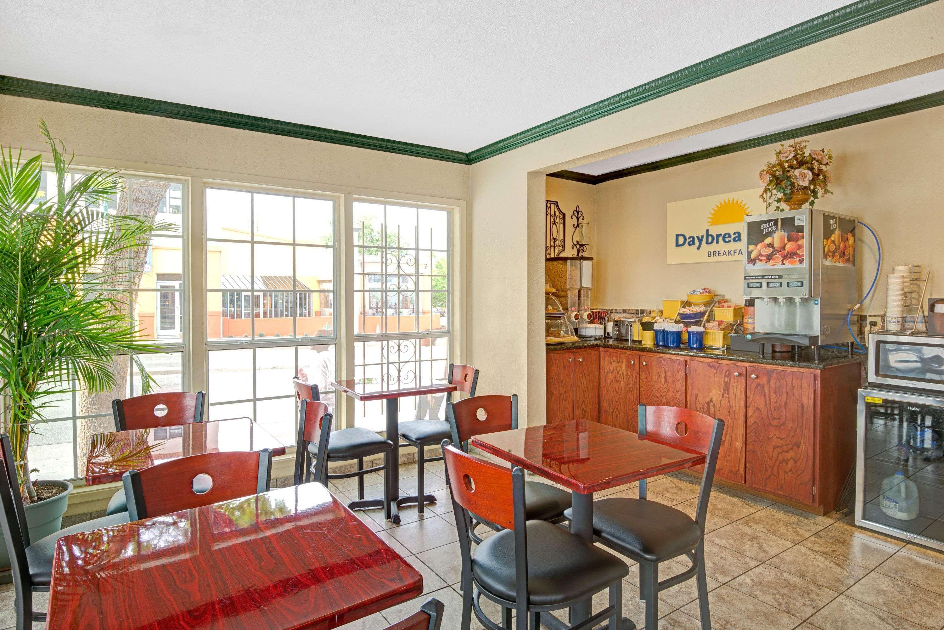 Days Inn By Wyndham Albuquerque Downtown Zewnętrze zdjęcie